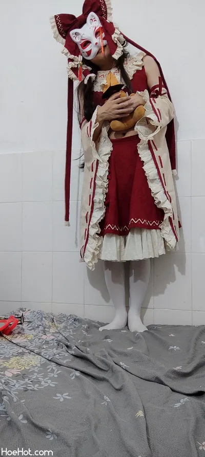 my qq group friend cosplay reimu hakurei （crossdressing）'s profile image