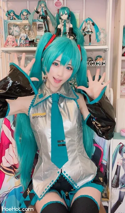 [倉坂くるる] 初音ミクさんのコスプレ自撮り写メ nude cosplay leaked 437490