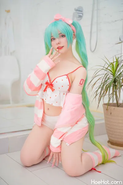 Saya Scarlet - Miku nude cosplay leaked 575276