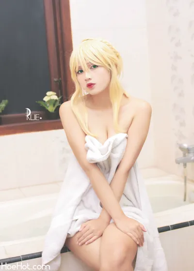 Rue.cos - Artoria Bathtime nude cosplay leaked 112760