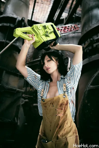 Holly Wolf - Leatherface nude cosplay leaked 213244