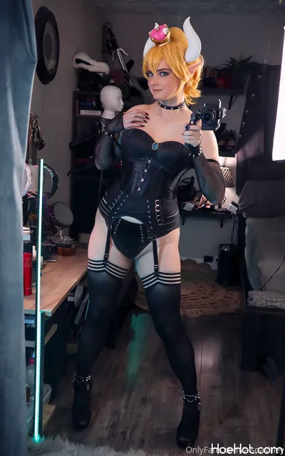 Ashley Barron - Bowsette nude cosplay leaked 227890