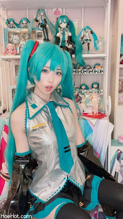 [倉坂くるる] 初音ミクさんのコスプレ自撮り写メ nude cosplay leaked 437492