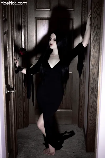 Shanny - Morticia nude cosplay leaked 252341