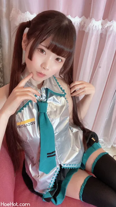 [倉坂くるる] 初音ミクさんのコスプレ自撮り写メ nude cosplay leaked 437500