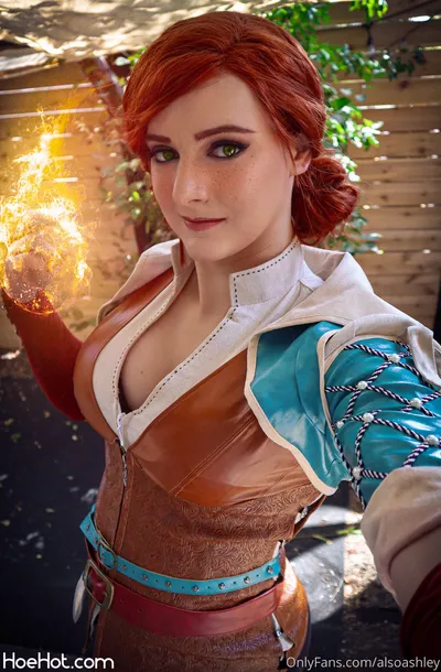 Ashley Barron - Triss Merigold nude cosplay leaked 232993