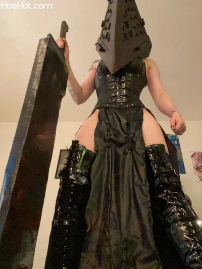 Amber the Valkyrie - Pyramid Head nude cosplay leaked 132805