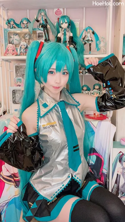 Kururun Kurasaka - Hatsune Miku nude cosplay leaked 53084