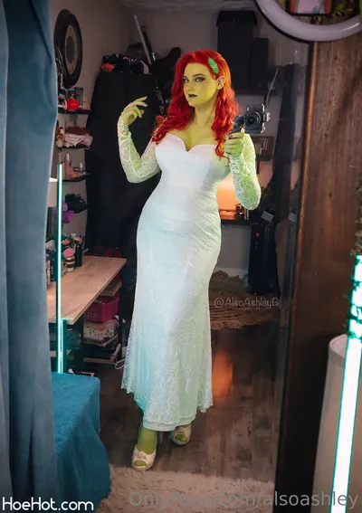 Ashley Barron - Poison Ivy bride nude cosplay leaked 224624