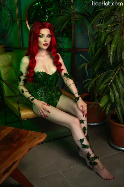 Sladkoslava - Poison Ivy Classic nude cosplay leaked 456342