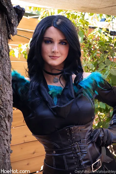 Ashley Barron - Yennefer nude cosplay leaked 220503