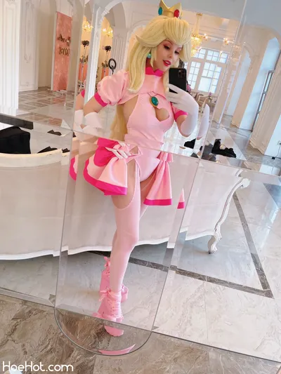 Helly Valentine - Princess Peach nude cosplay leaked 181543