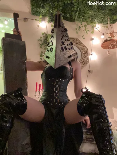 Amber the Valkyrie - Pyramid Head nude cosplay leaked 132807