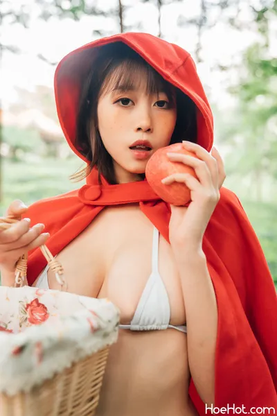 奈汐酱Nice 自撮り - Red Riding Hood nude cosplay leaked 234744