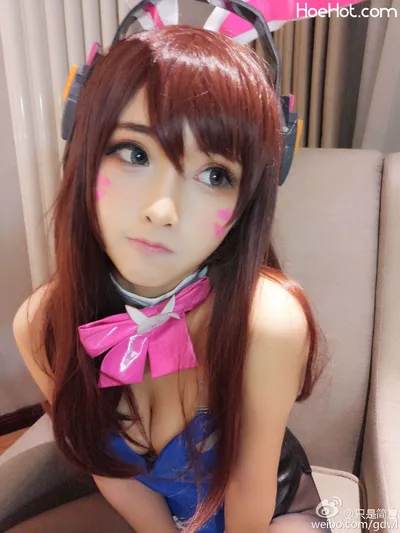 只是简言 - D.Va 泳装 nude cosplay leaked 485656