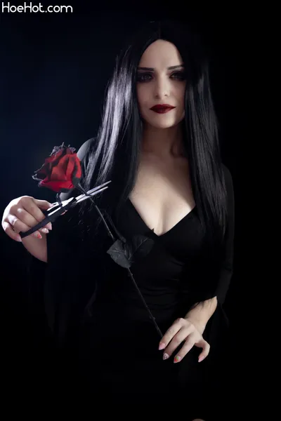 Shanny - Morticia nude cosplay leaked 252326