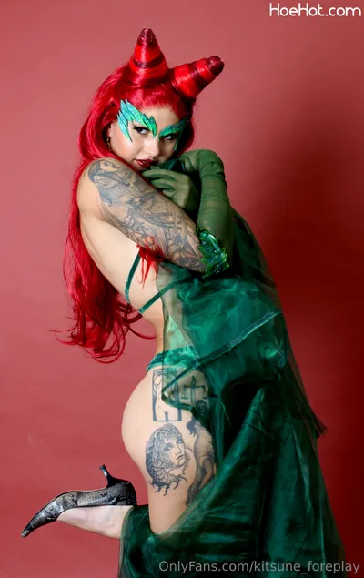 kitsune_foreplay Poison Ivy nude cosplay leaked 148687