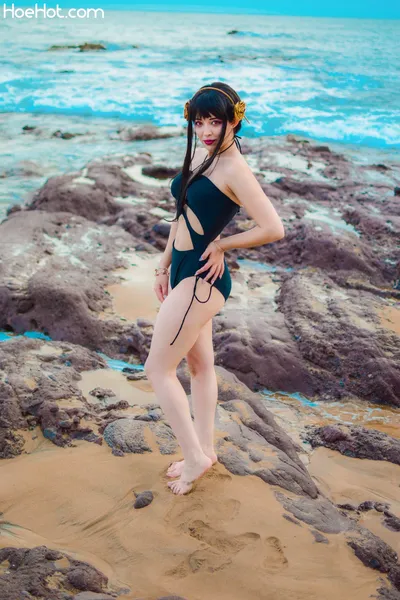 DidiiTCosplay - Yor Swimsuit nude cosplay leaked 27012