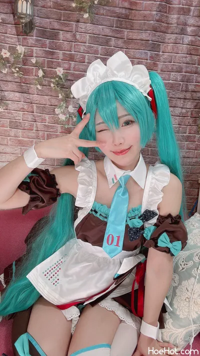 Kururun Kurasaka - Maid Miku nude cosplay leaked 47431