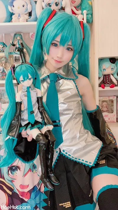 Kururun Kurasaka - Hatsune Miku nude cosplay leaked 53080