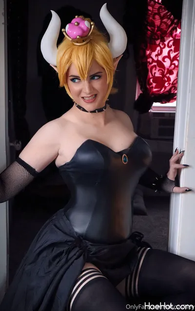 Ashley Barron - Bowsette nude cosplay leaked 227863