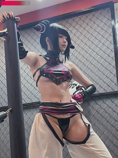 ZinieQ - Juri Han nude cosplay leaked 17280