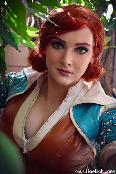 Ashley Barron - Triss Merigold nude cosplay leaked 232992