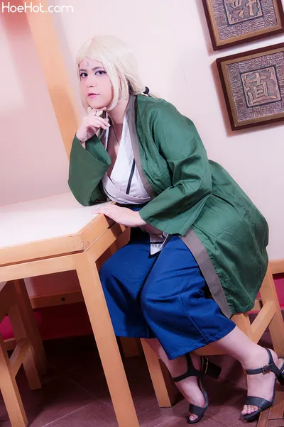 Laura Pyon - Tsunade nude cosplay leaked 483275