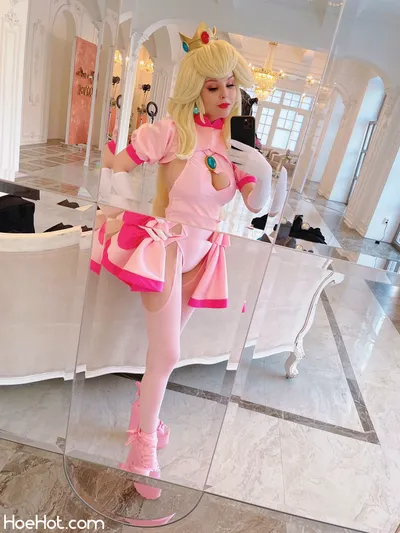 Helly Valentine - Princess Peach nude cosplay leaked 181562