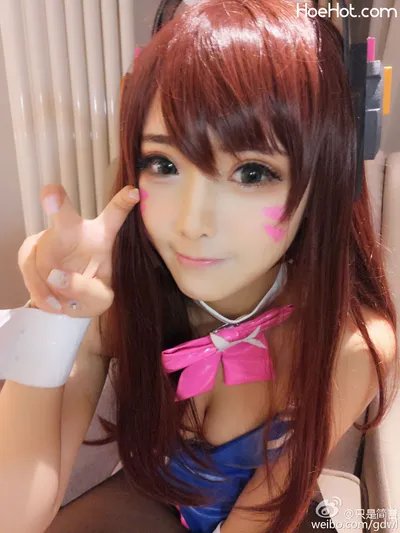 只是简言 - D.Va 泳装 nude cosplay leaked 485655