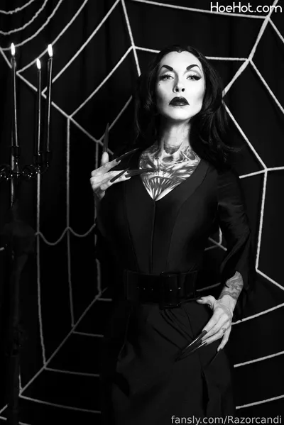 Razor Candi - Morticia nude cosplay leaked 146525