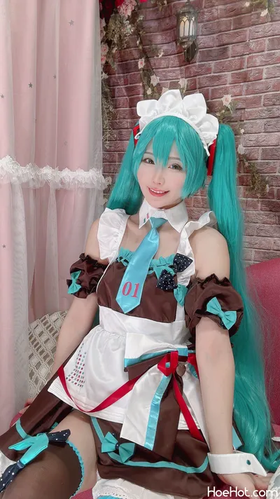 Kururun Kurasaka - Maid Miku nude cosplay leaked 47429