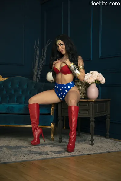 Lisa Mancini - Wonder Woman nude cosplay leaked 172396