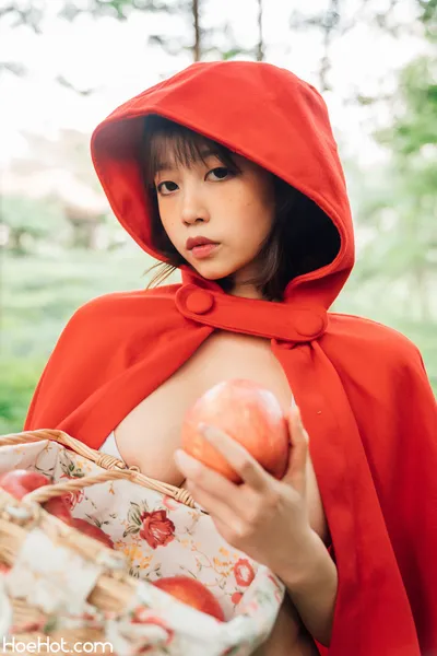 奈汐酱Nice 自撮り - Red Riding Hood nude cosplay leaked 234743