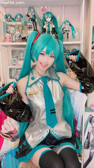 Kururu Kurasaka - Miku nude cosplay leaked 291802