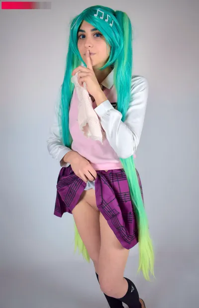 Elisabeth Hope - Pianist Miku nude cosplay leaked 16390