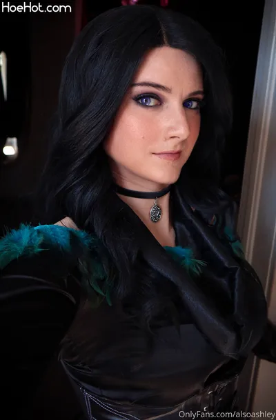 Ashley Barron - Yennefer nude cosplay leaked 220514