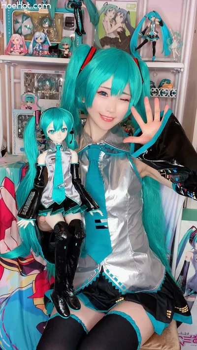 Kururun Kurasaka - Hatsune Miku nude cosplay leaked 53072