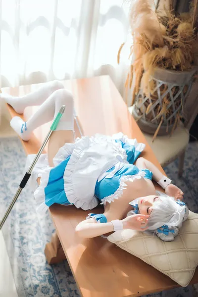 焖焖碳 - 小天鹅女仆 nude cosplay leaked 521031