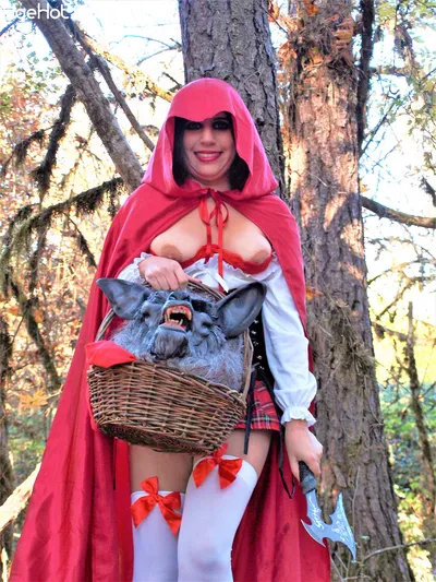 Red Riding Hood, Wolf Hunter nude cosplay leaked 387463