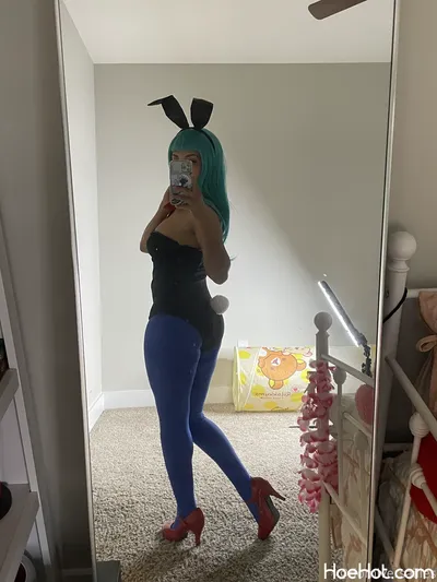 Domi Versailles - Bunny Bulma's profile image