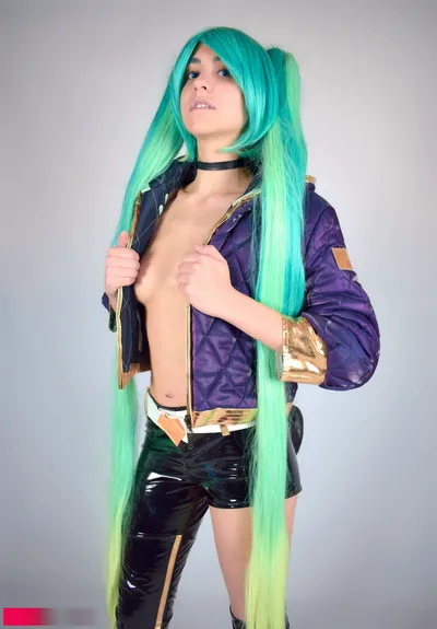 Elisabeth Hope - Popstar Miku nude cosplay leaked 12823