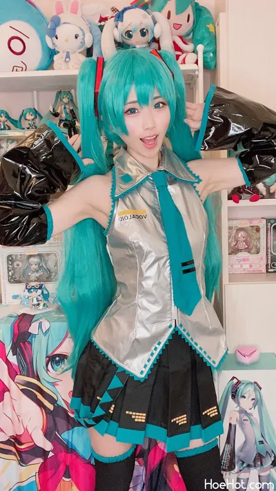 Kururun Kurasaka - Hatsune Miku nude cosplay leaked 53074