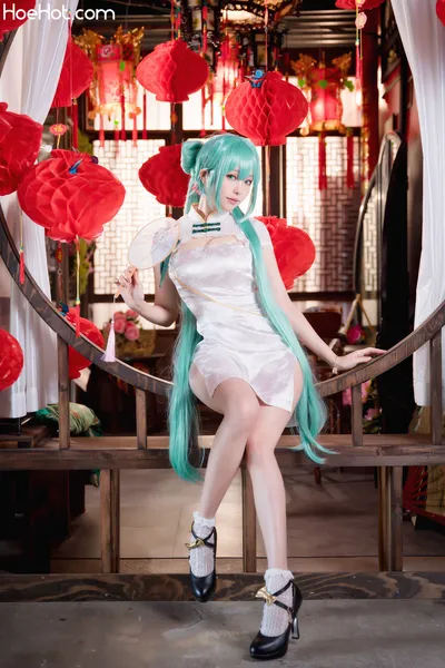 Ely - Miku nude cosplay leaked 447476