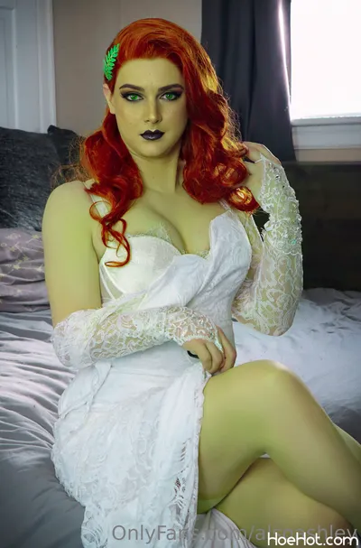 Ashley Barron - Poison Ivy bride nude cosplay leaked 224601