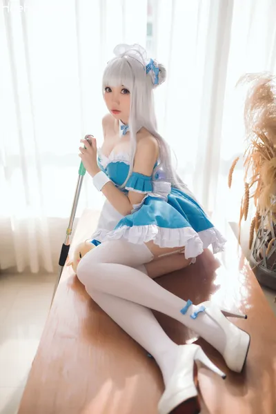 焖焖碳 - 小天鹅女仆 nude cosplay leaked 521014