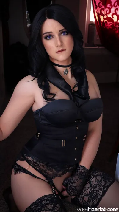 Ashley Barron - Yennefer nude cosplay leaked 220524