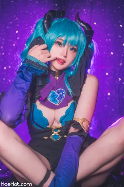 Hatori Sama - Devil Miku nude cosplay leaked 303490