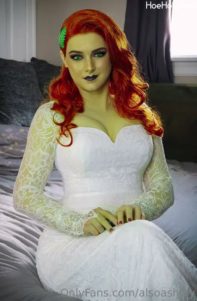 Ashley Barron - Poison Ivy bride nude cosplay leaked 224600