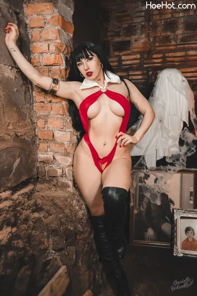 Danielle Vedovelli - Vampirella (Full) nude cosplay leaked 113922